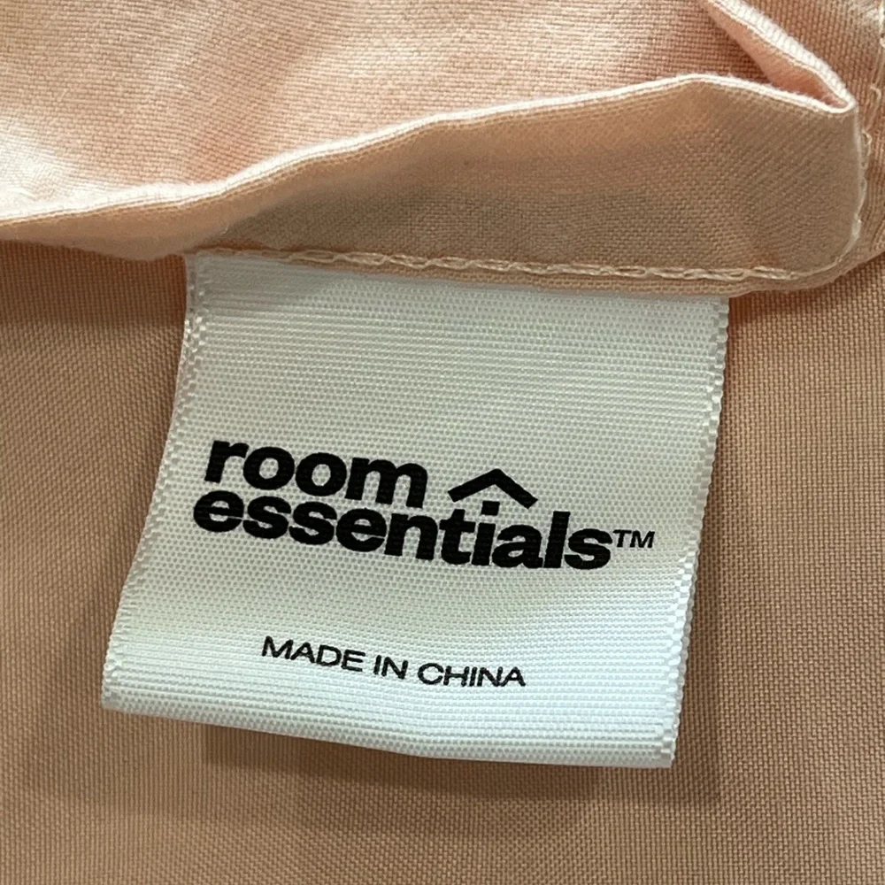 Room Essentials‎ Blush full Bedding Set with extra sheet and pillow cases
